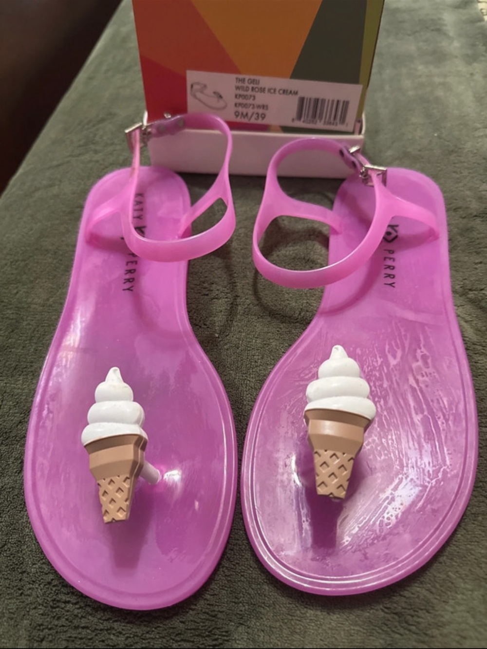 🍦Katy Perry Collections Bright Pink Jelly Sandals with Ice Cream Charms 🍦